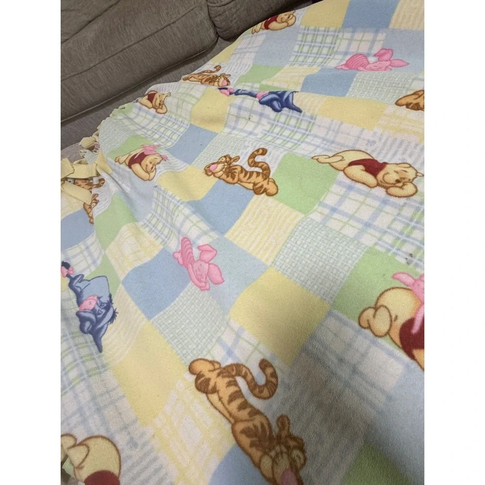 Y2K Pooh tie blanket